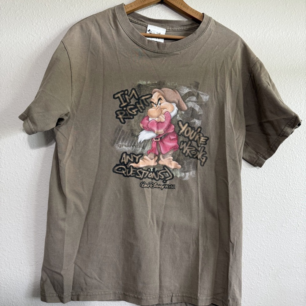 Vintage Walt Disney World Grumpy T-Shirt Men Brown Graphic Short Sleeve Graffiti